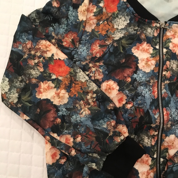 jacket - Picture 2 of 5